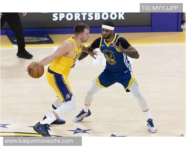 戈登称勇士实力强大库里牵制力迫使防守频繁调整 戈登称勇士实力强大库里牵制力迫使防守频繁调整