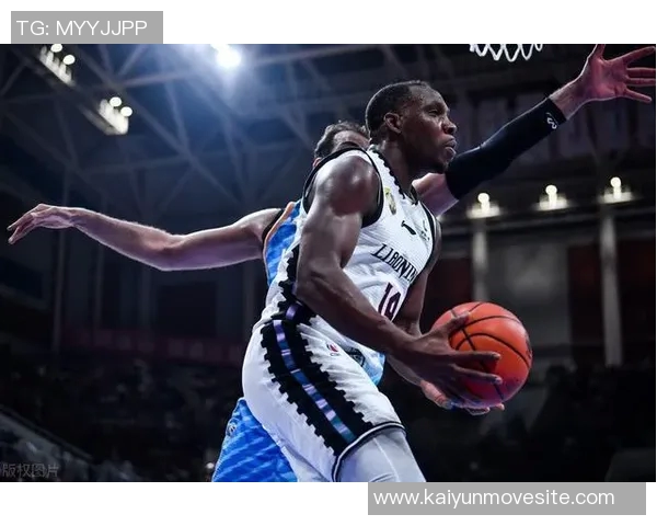 库珀表现出色却难救主单场21分4板1助仍遭球队失利