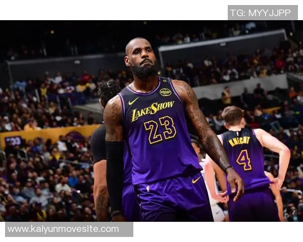 詹姆斯团队分析去年季前备战过度消耗导致其12月状态下滑 詹姆斯团队分析去年季前备战过度消耗导致其12月状态下滑