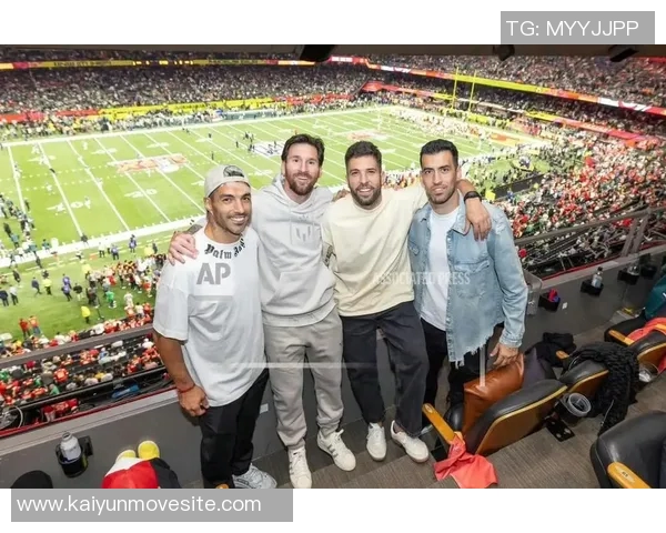 布斯克茨精准直塞助攻梅西单刀机会遗憾打偏错失良机