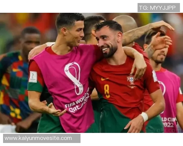 B费调侃B席场上抱怨更甚自己引发球迷热议