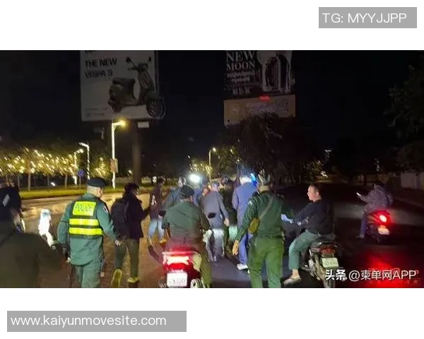 警察拦停步行者卡姆琼斯未停车逃逸引发追逐最终被捕